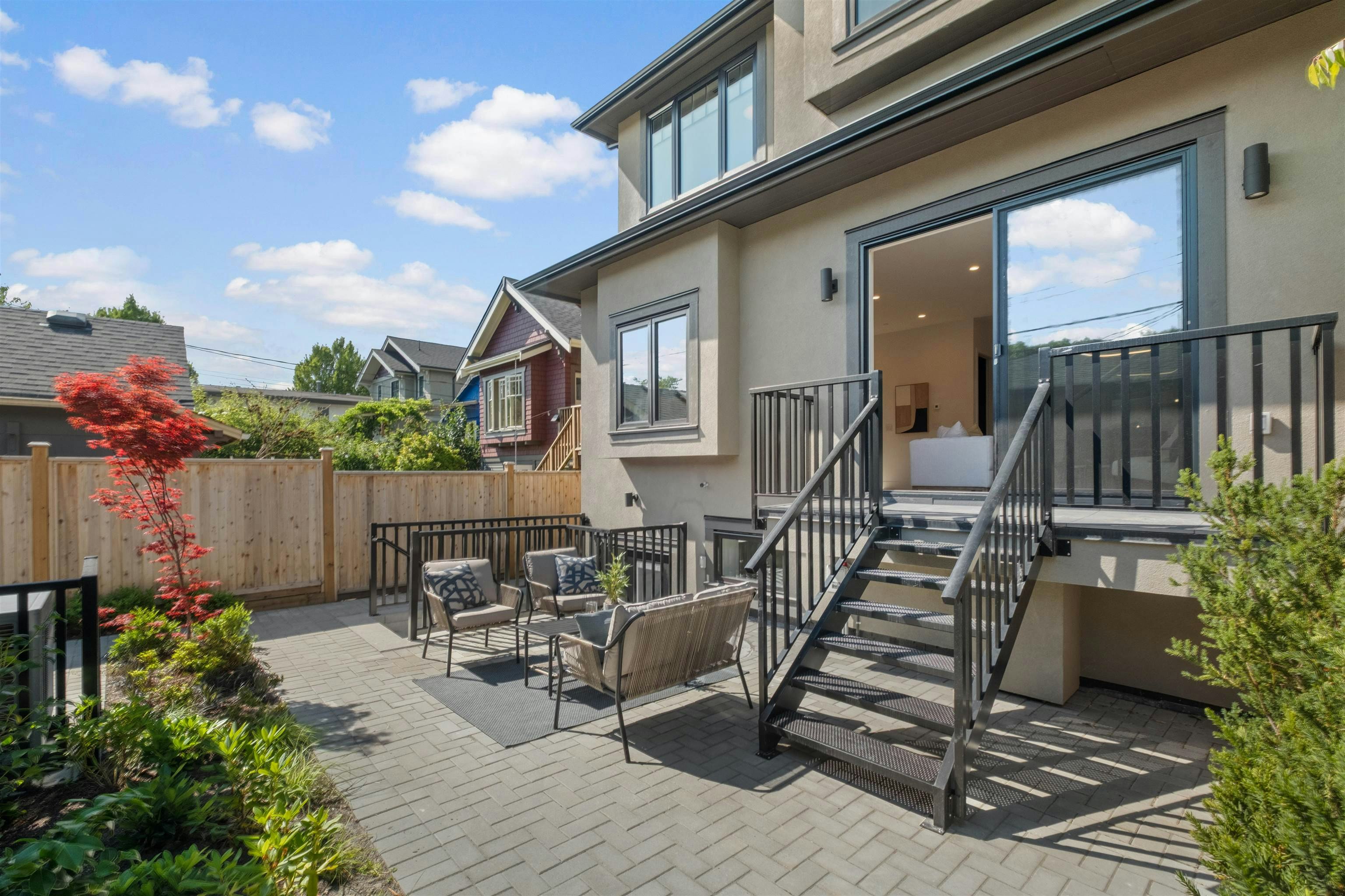 2236 E 5th Avenue, Vancouver, BC, V5N 1M8