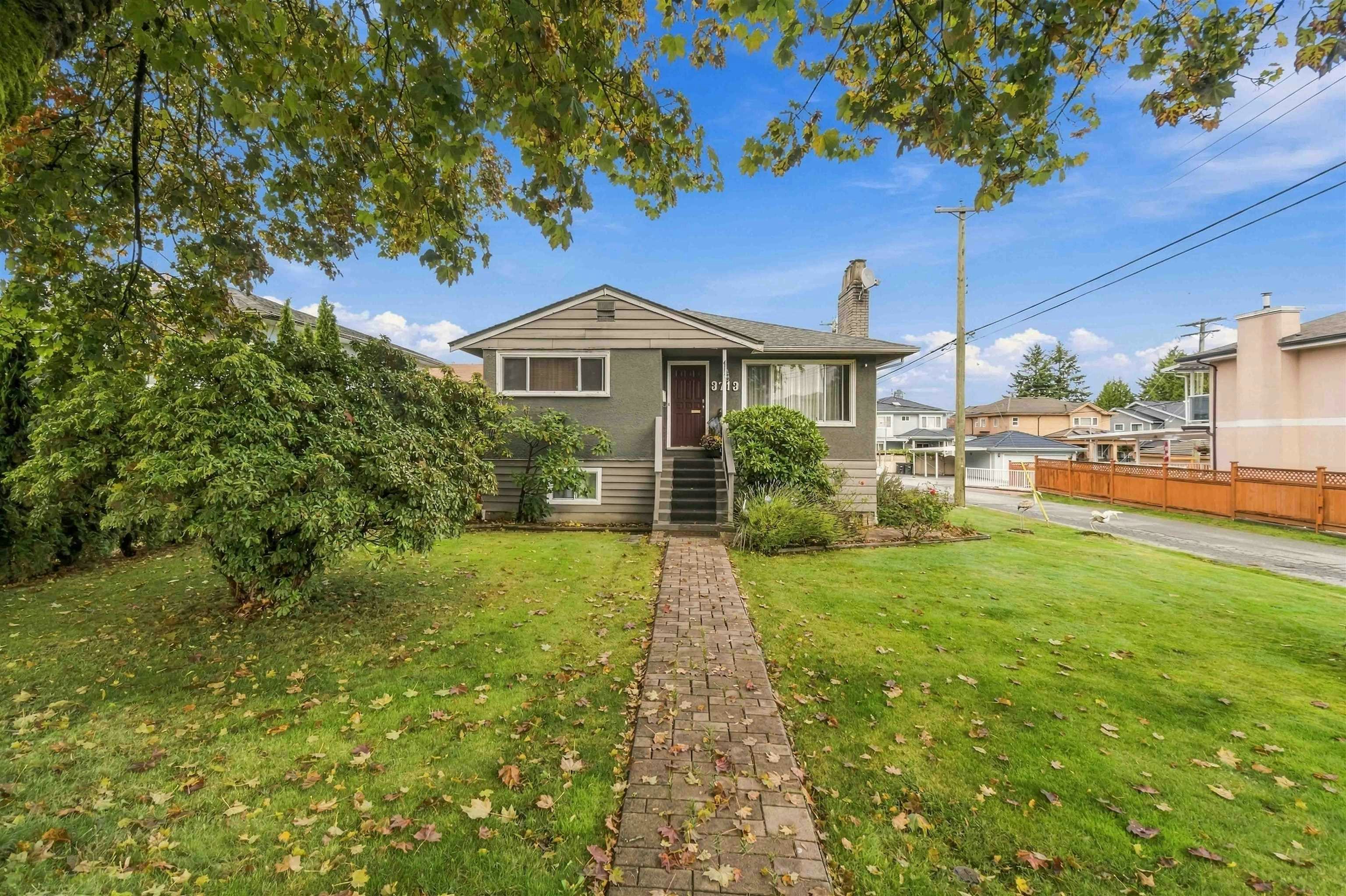 3713 Kincaid Street, Burnaby, BC, V5G 1V4