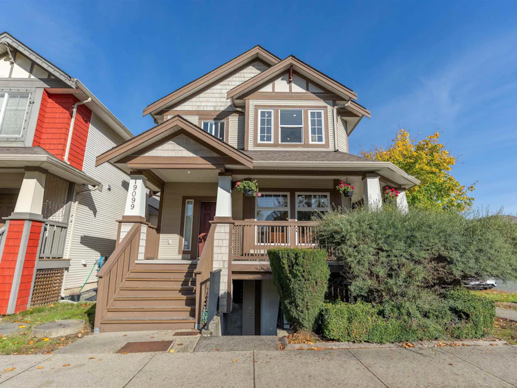 19099 68 Avenue, Surrey, BC, V4N 5P3