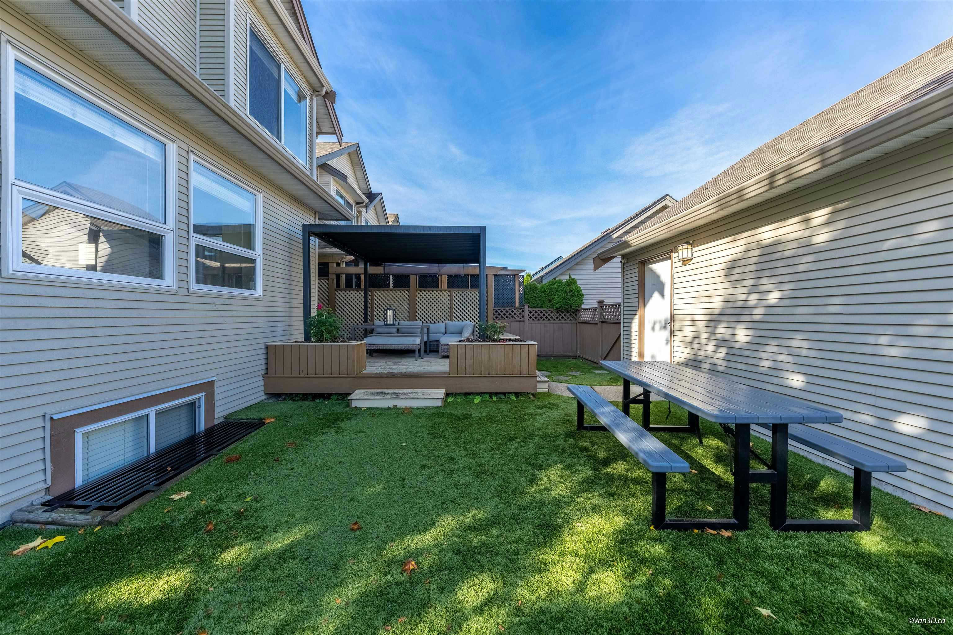 19099 68 Avenue, Surrey, BC, V4N 5P3 - 18
