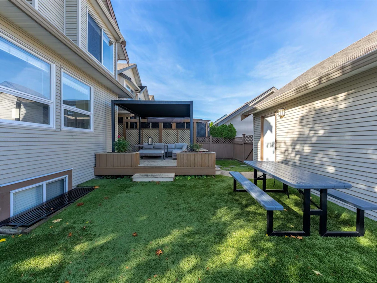 19099 68 Avenue, Surrey, BC, V4N 5P3 - 18
