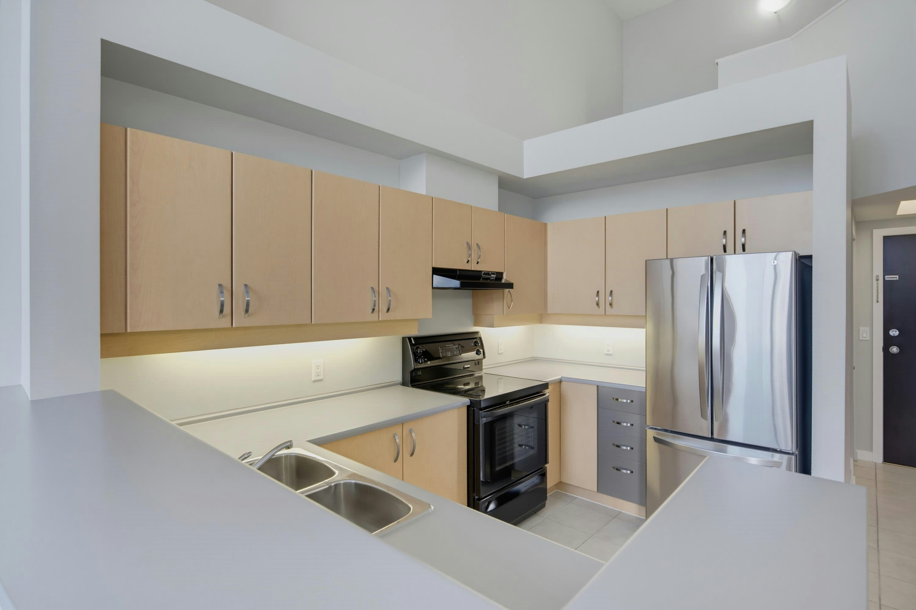 423-10866 City Parkway, Surrey, BC, V3T 5W9 - 7