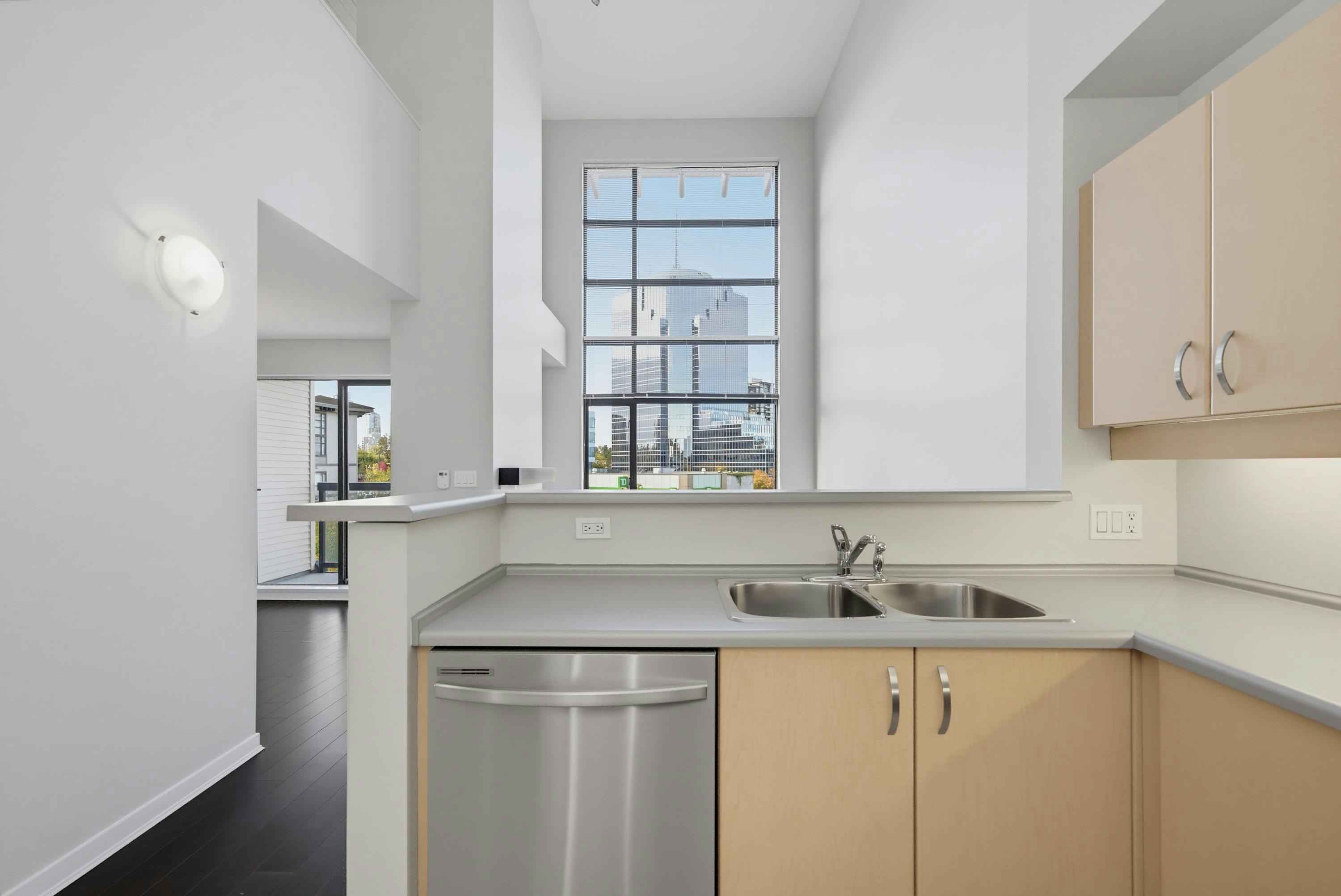 423-10866 City Parkway, Surrey, BC, V3T 5W9 - 8
