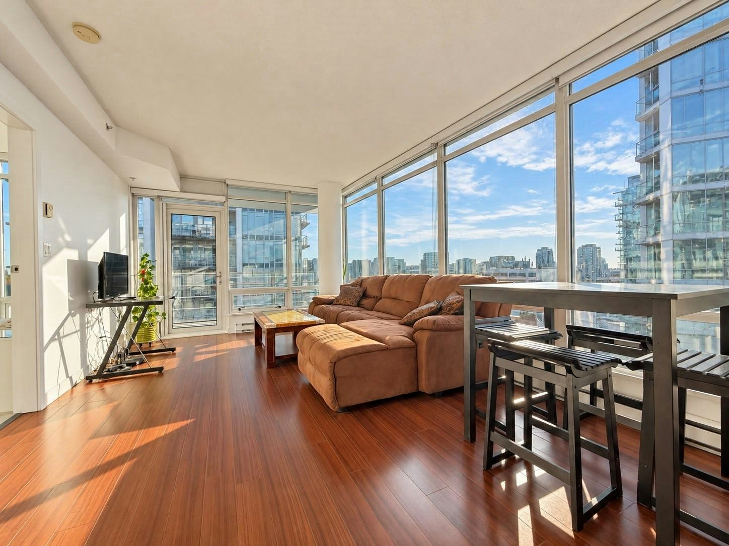 1008-8280 Lansdowne Road, Richmond, BC, V6X 0B2