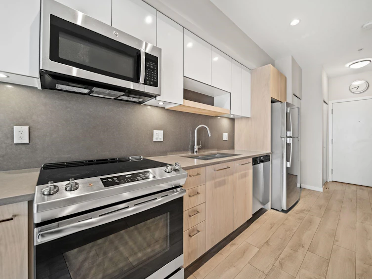 303-13768 108 Avenue, Surrey, BC, V3T 0L9 - 11