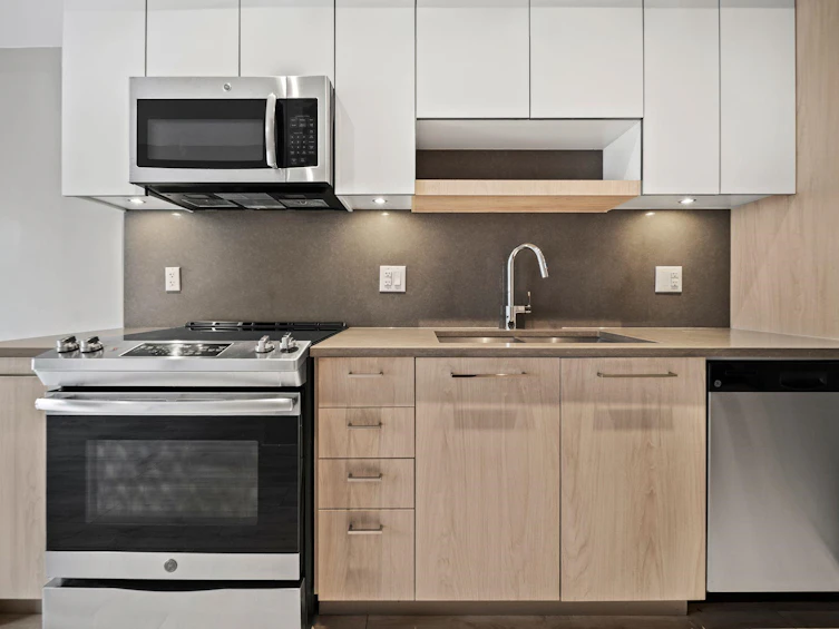 303-13768 108 Avenue, Surrey, BC, V3T 0L9 - 9