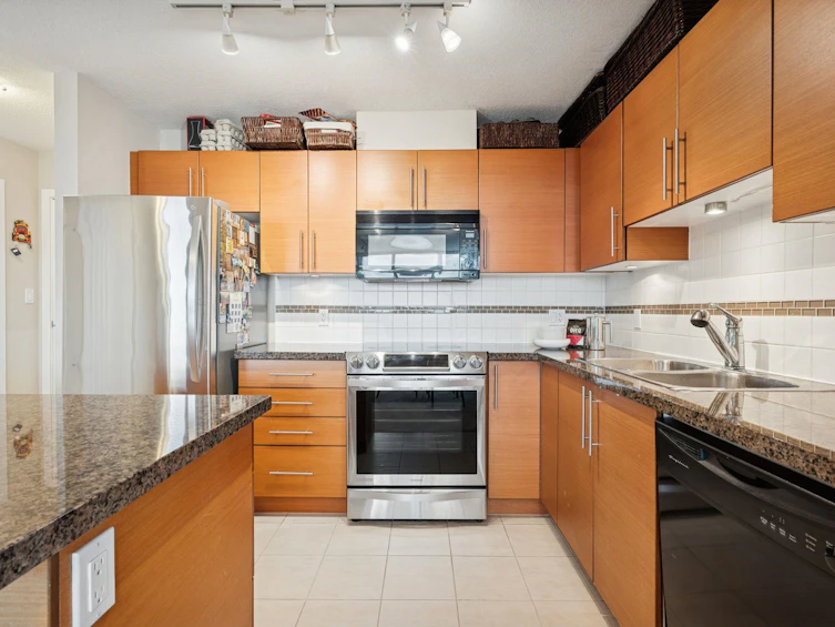 1402-2225 Holdom Avenue, Burnaby, BC, V5B 0A1 - 9