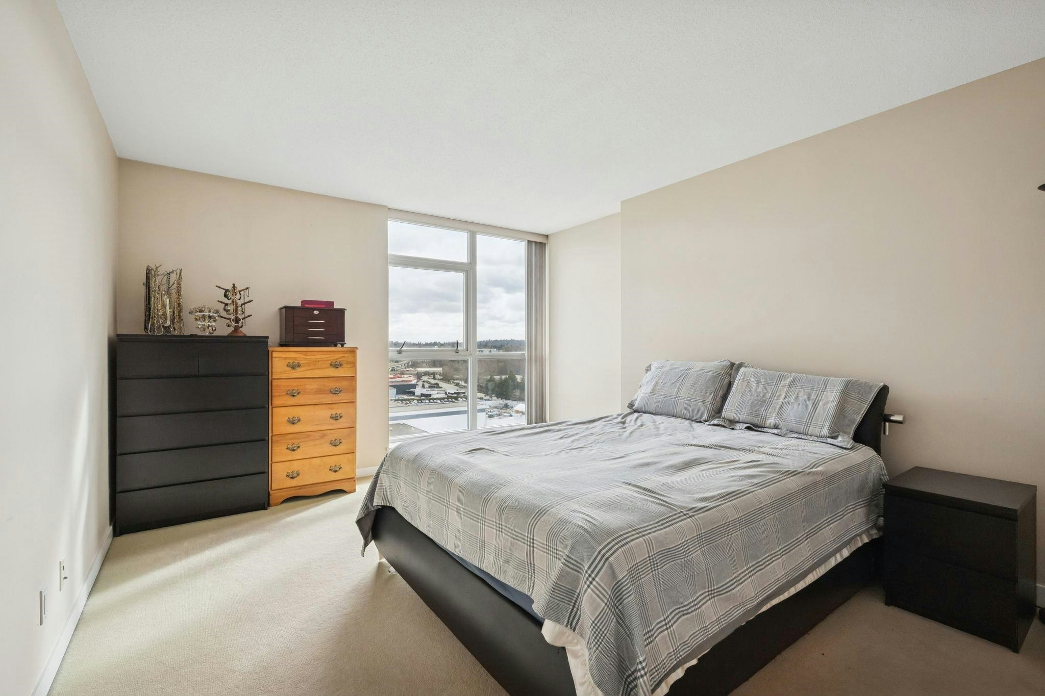 1402-2225 Holdom Avenue, Burnaby, BC, V5B 0A1 - 12