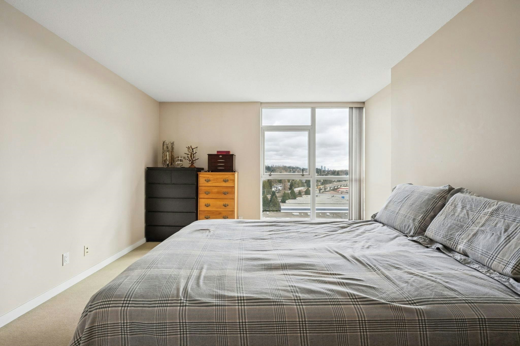 1402-2225 Holdom Avenue, Burnaby, BC, V5B 0A1 - 13