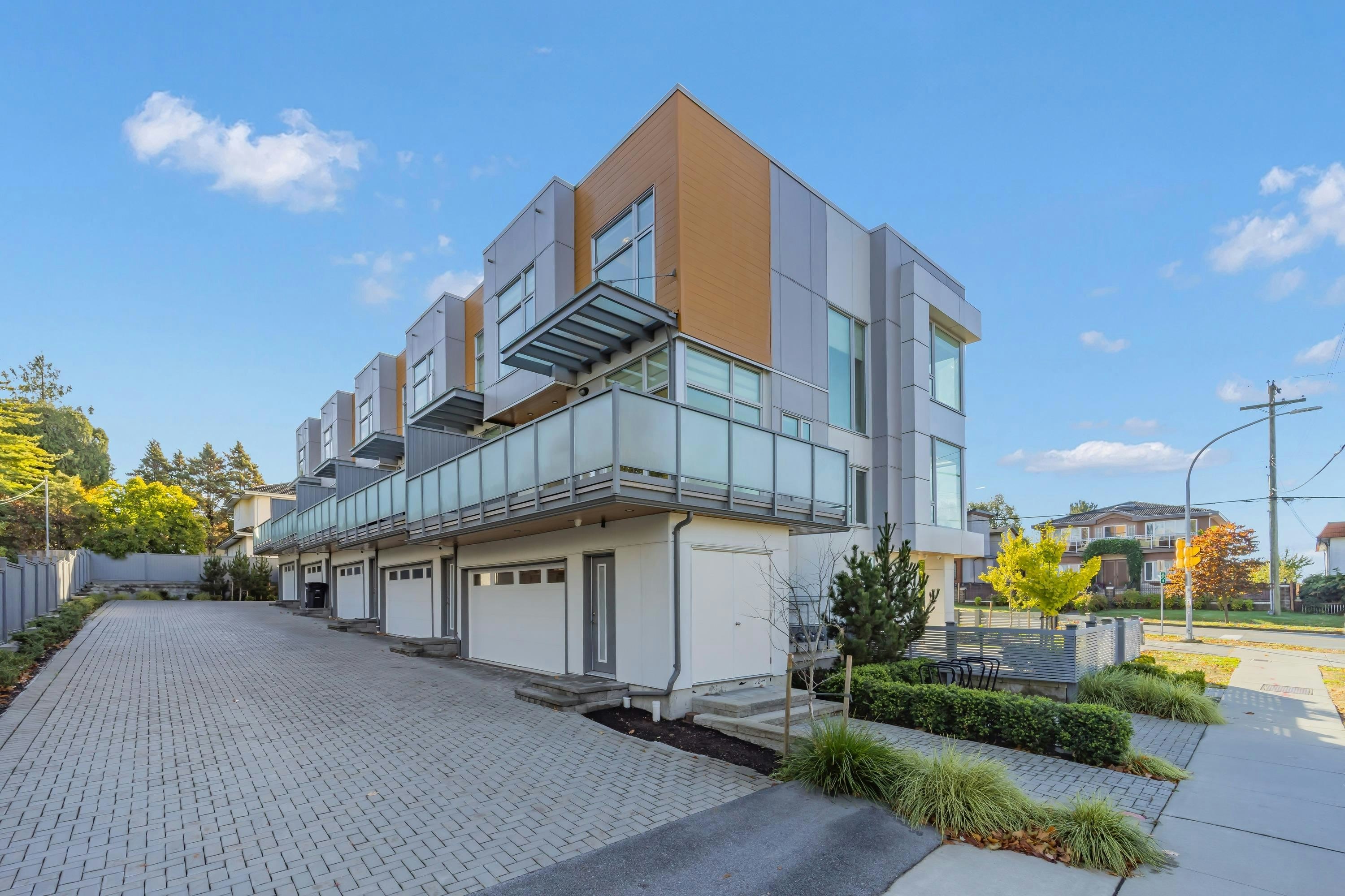 5601 Rumble Street - 3