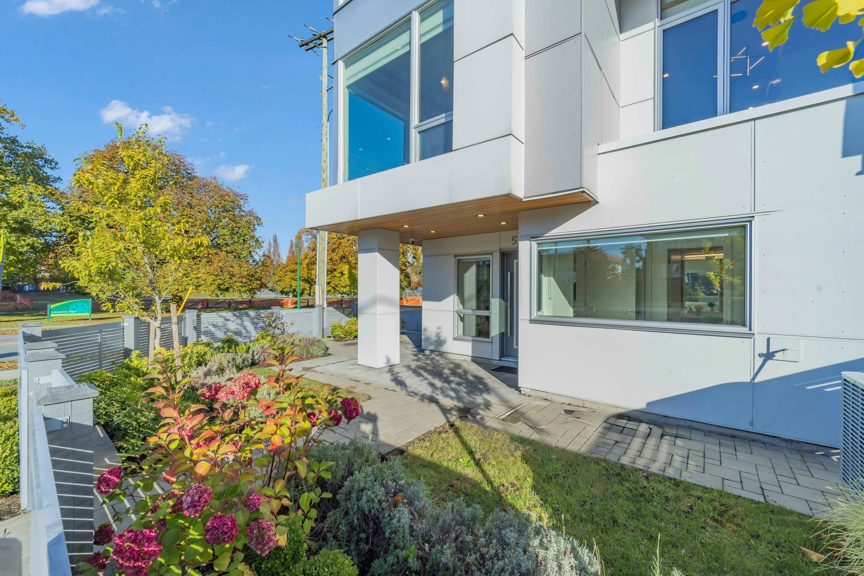 5601 Rumble Street - 5