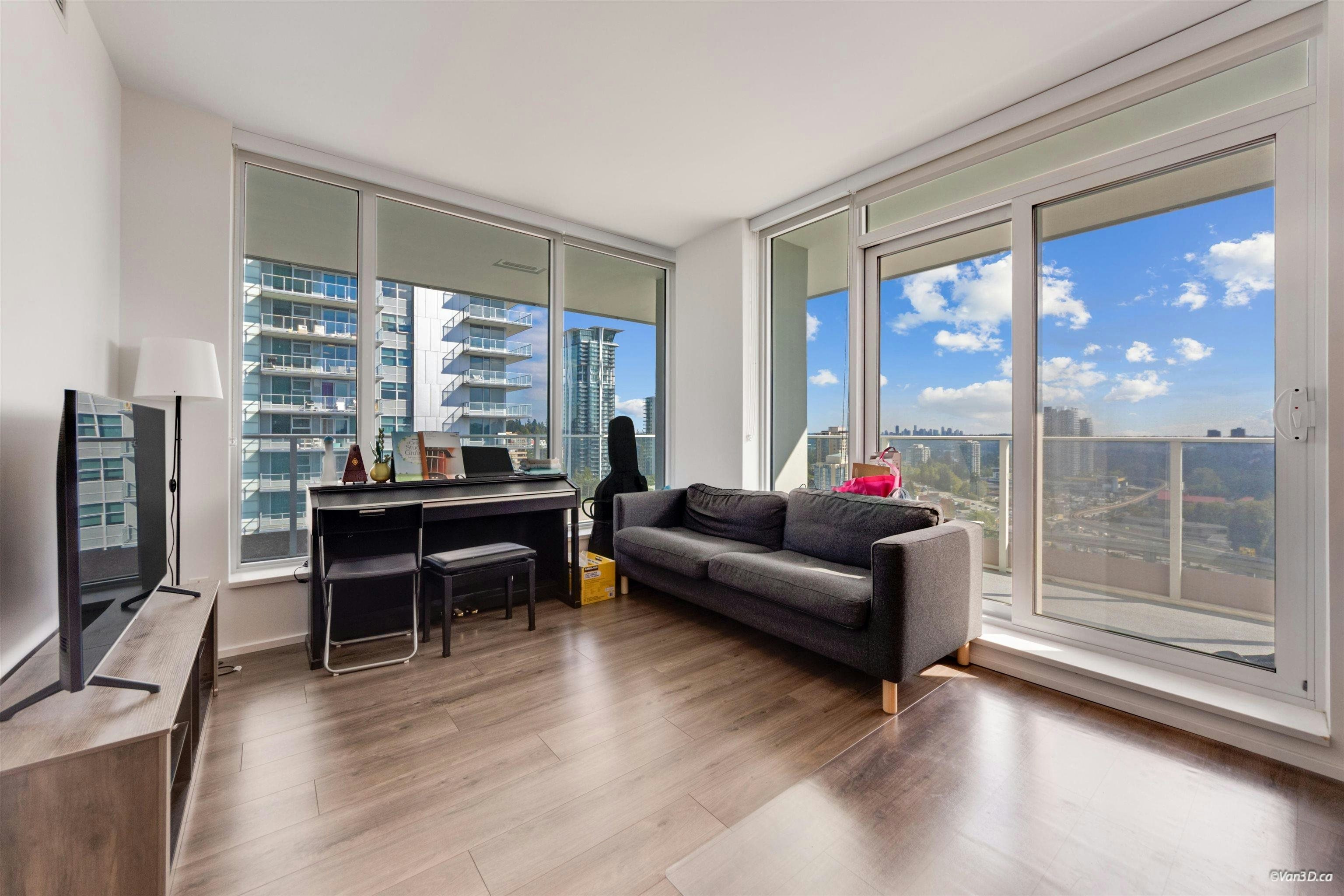 905-3833 Evergreen Place, Burnaby, BC, V3J 0M2 - 2