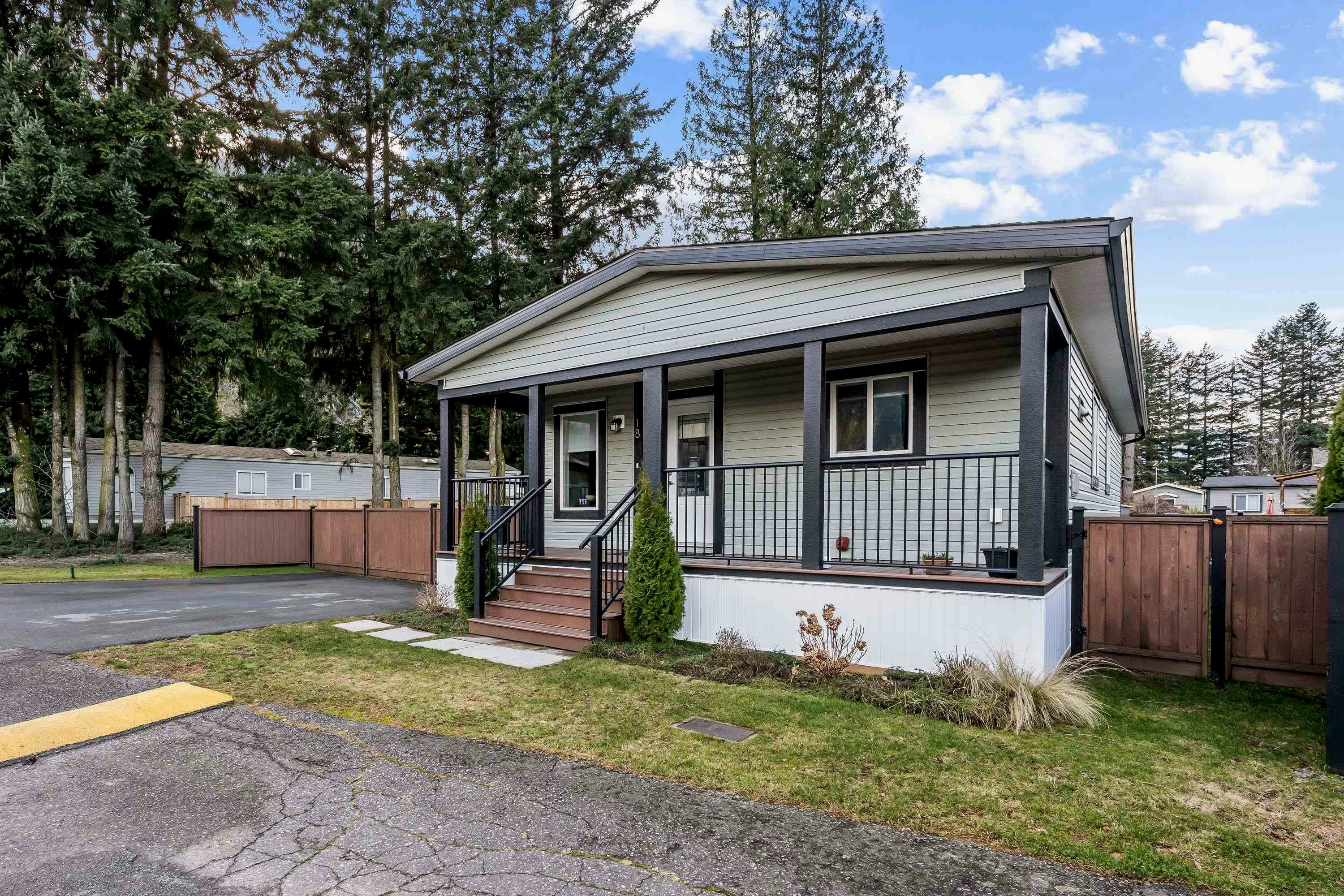18-63071 Flood Hope Road, Hope, BC, V0X 1L2 - 2