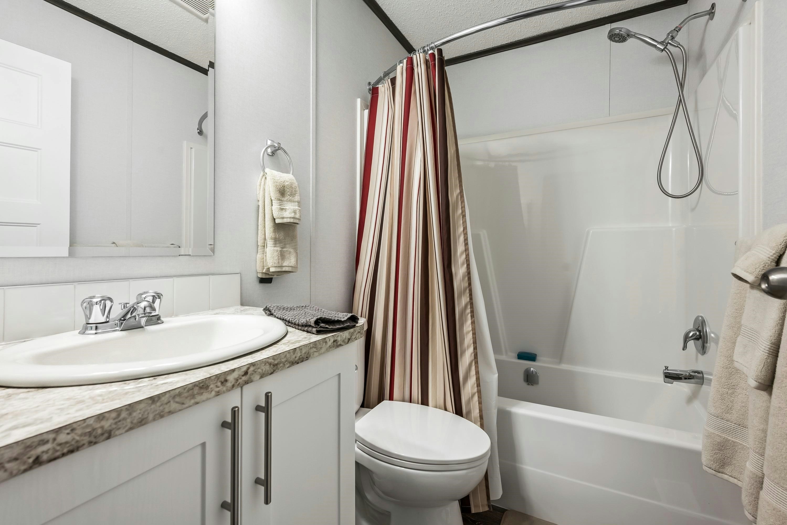 18-63071 Flood Hope Road, Hope, BC, V0X 1L2 - 19