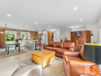 24633 56 Avenue - 3