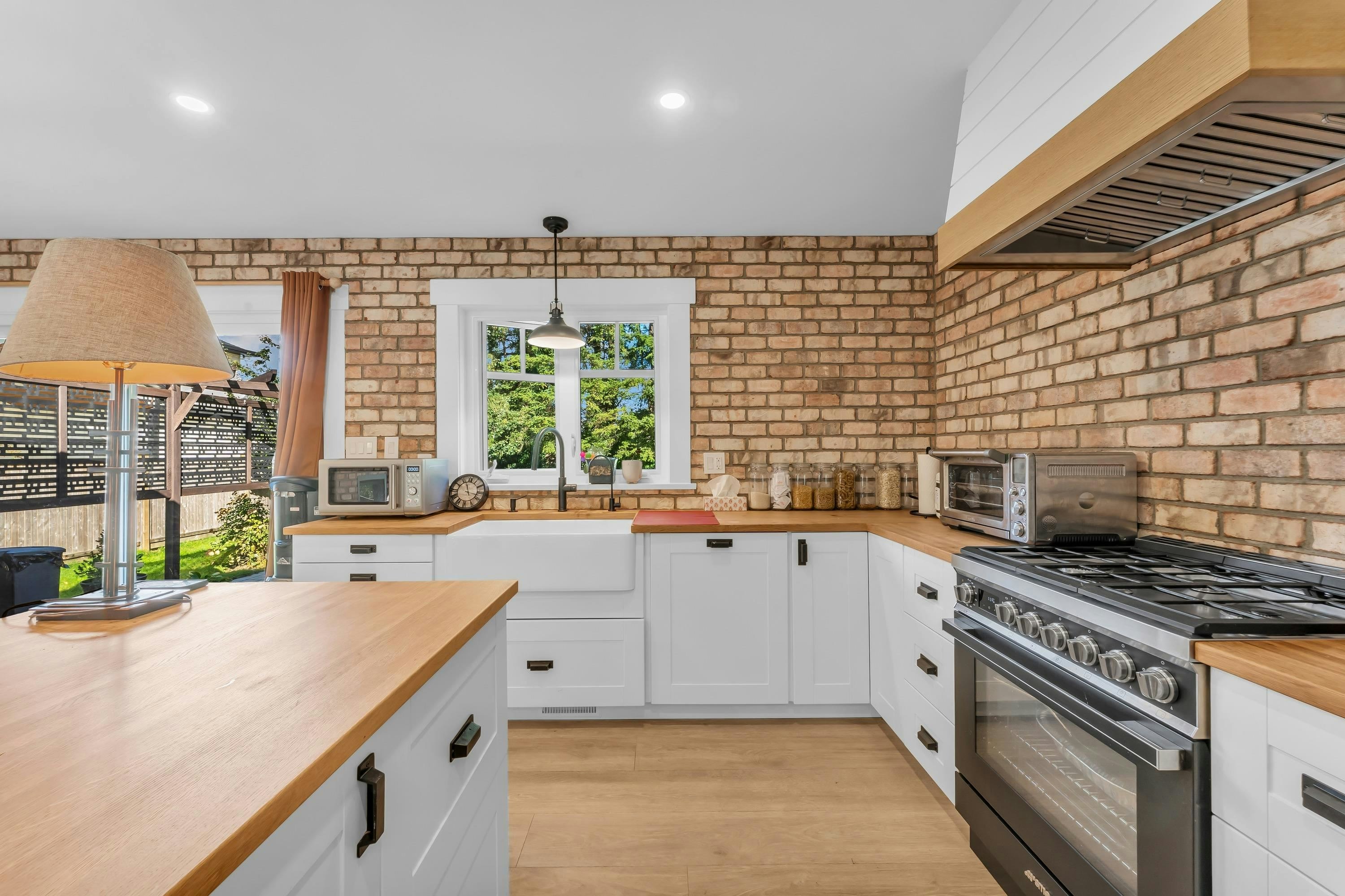 24633 56 Avenue - 5