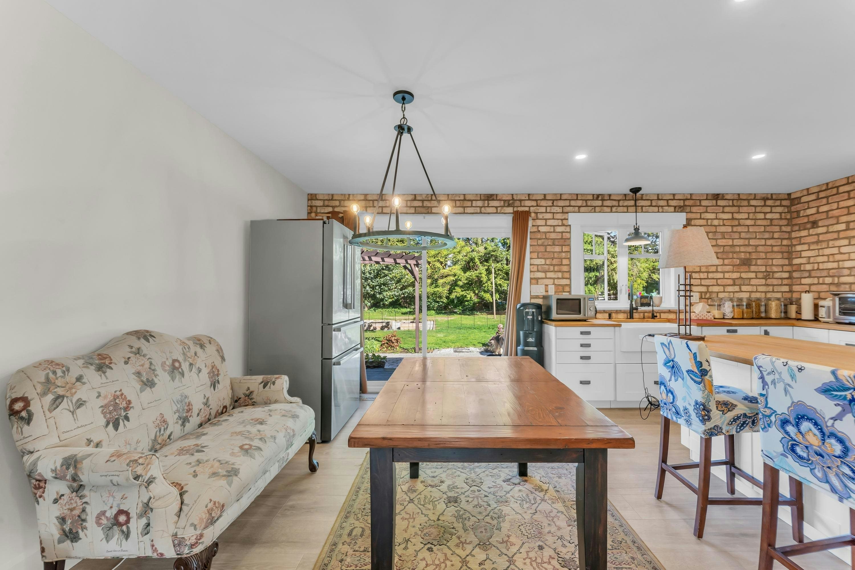 24633 56 Avenue - 4