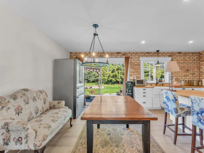 24633 56 Avenue - 4