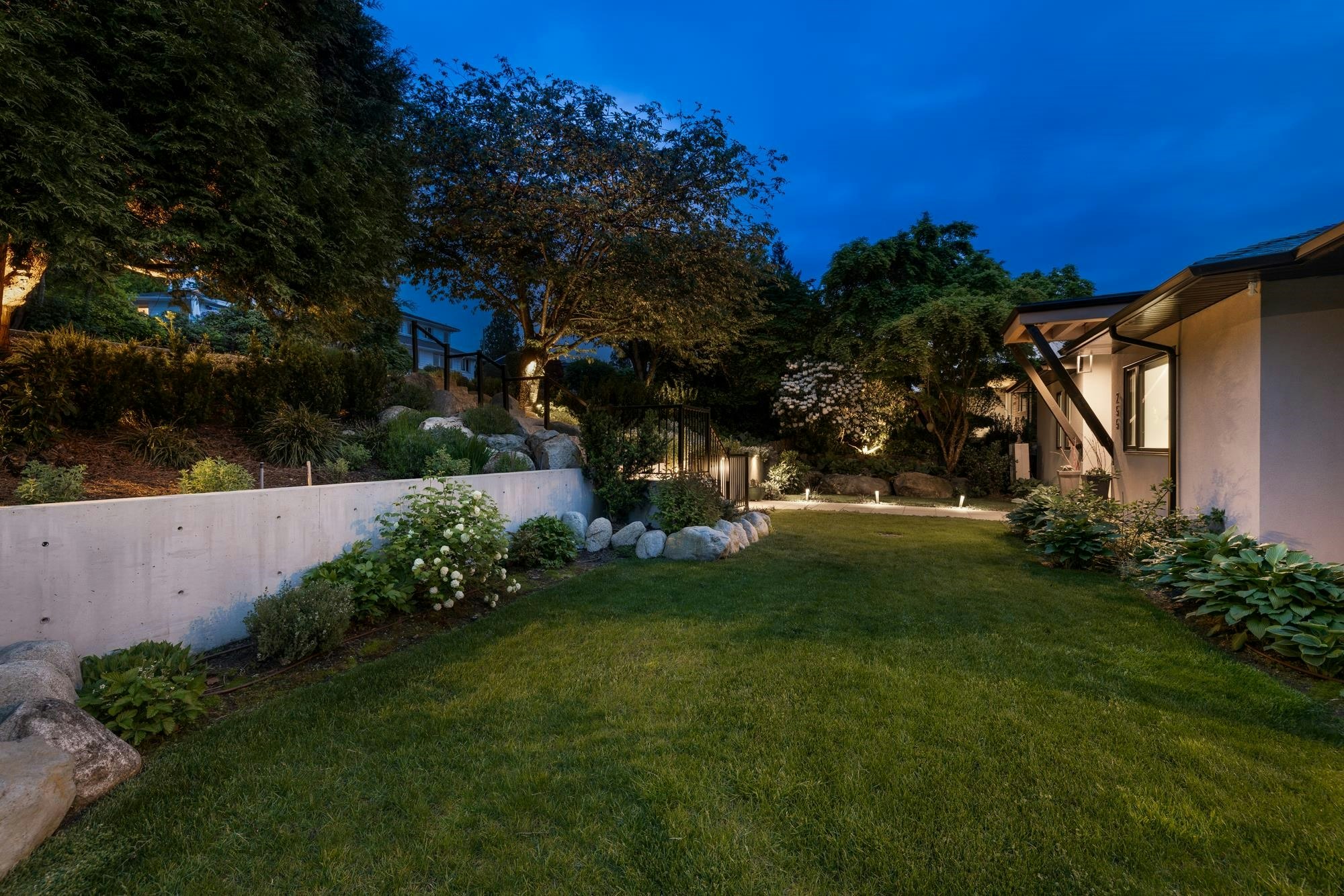 255 Sandringham Crescent, North Vancouver, BC, V7N 2R7 - 4