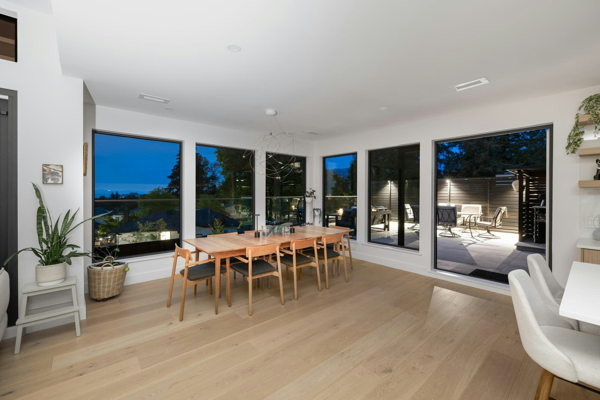 255 Sandringham Crescent, North Vancouver, BC, V7N 2R7 - 13