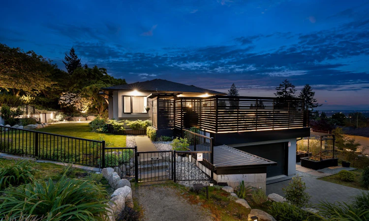 255 Sandringham Crescent