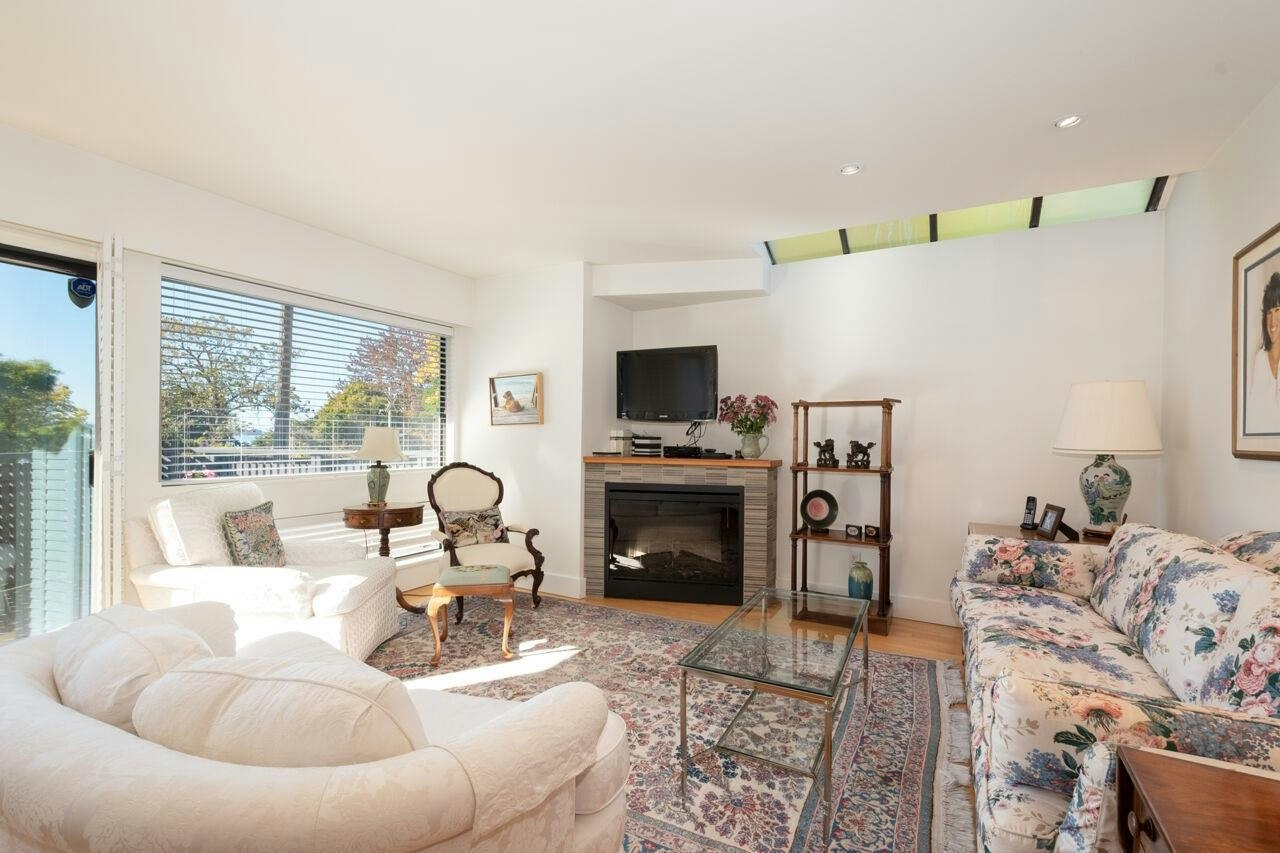 1896 Bellevue Avenue - 5
