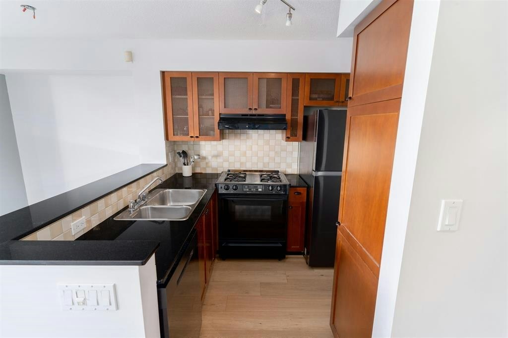 204-55 Alexander Street, Vancouver, BC, V6A 1B2 - 11