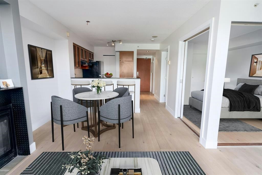 204-55 Alexander Street, Vancouver, BC, V6A 1B2 - 2
