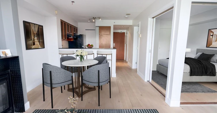 204-55 Alexander Street, Vancouver, BC, V6A 1B2 - 2