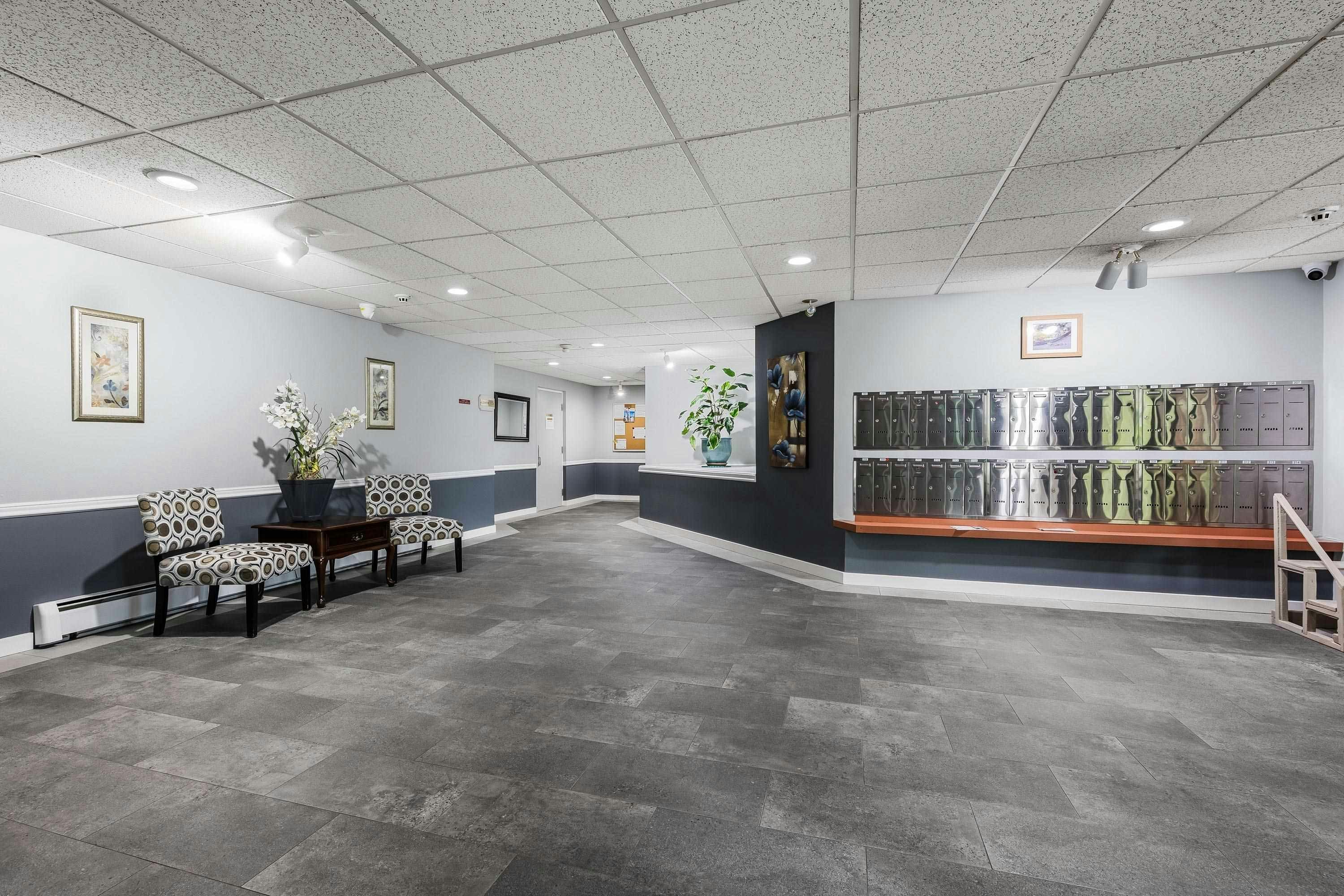 302-8725 Elm Drive - 5