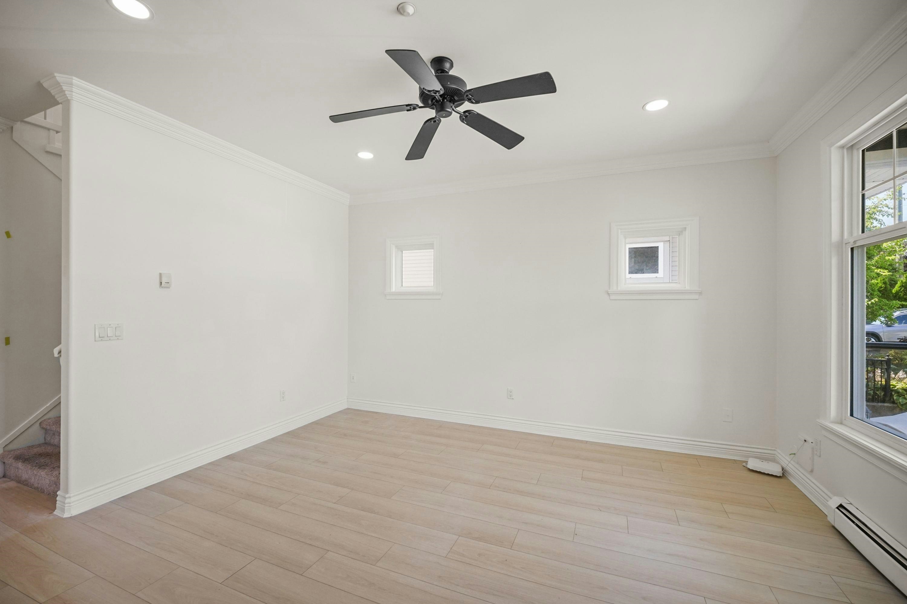 15554 Russell Avenue, Surrey, BC, V4B 2R3 - 6