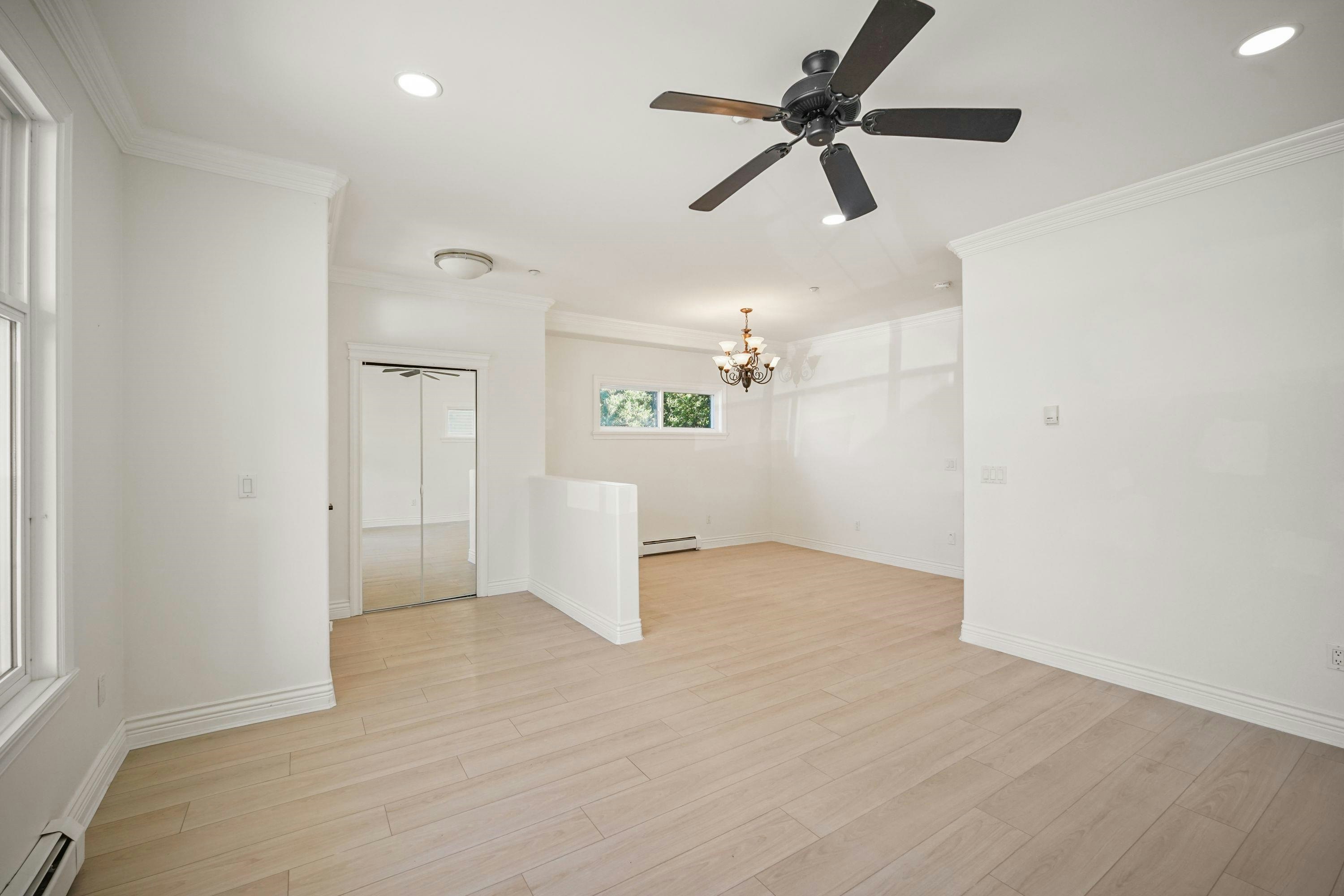 15554 Russell Avenue, Surrey, BC, V4B 2R3 - 3