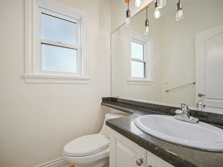 15554 Russell Avenue, Surrey, BC, V4B 2R3 - 8