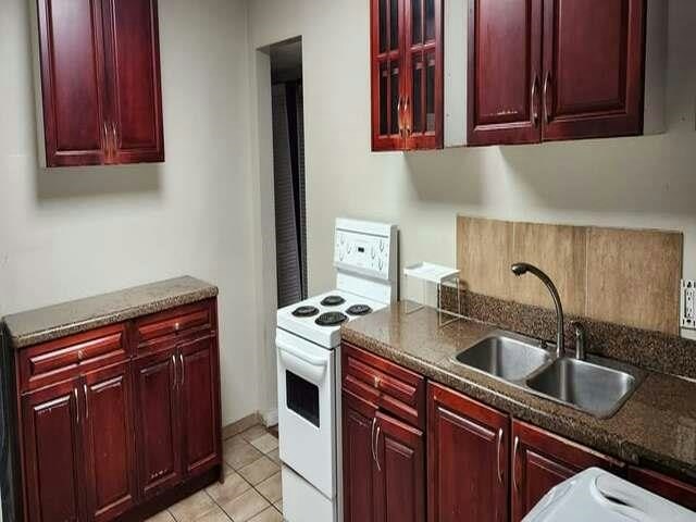 7139 10 Avenue, Burnaby, BC, V3N 2R5 - 3
