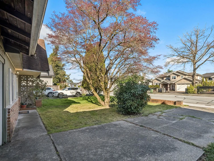 3740 Blundell Road, Richmond, BC, V7C 1G4 - 3