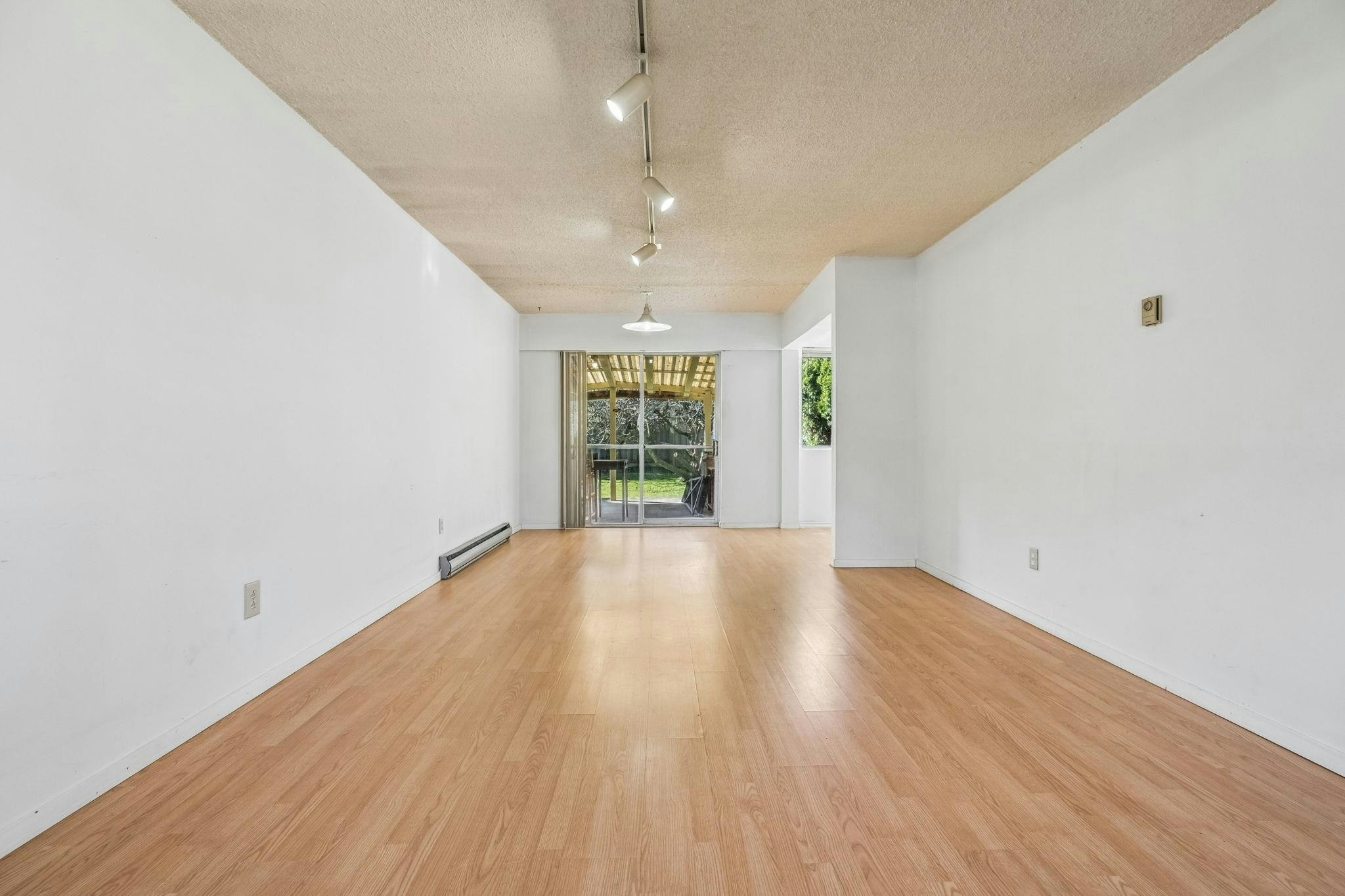 3740 Blundell Road, Richmond, BC, V7C 1G4 - 4