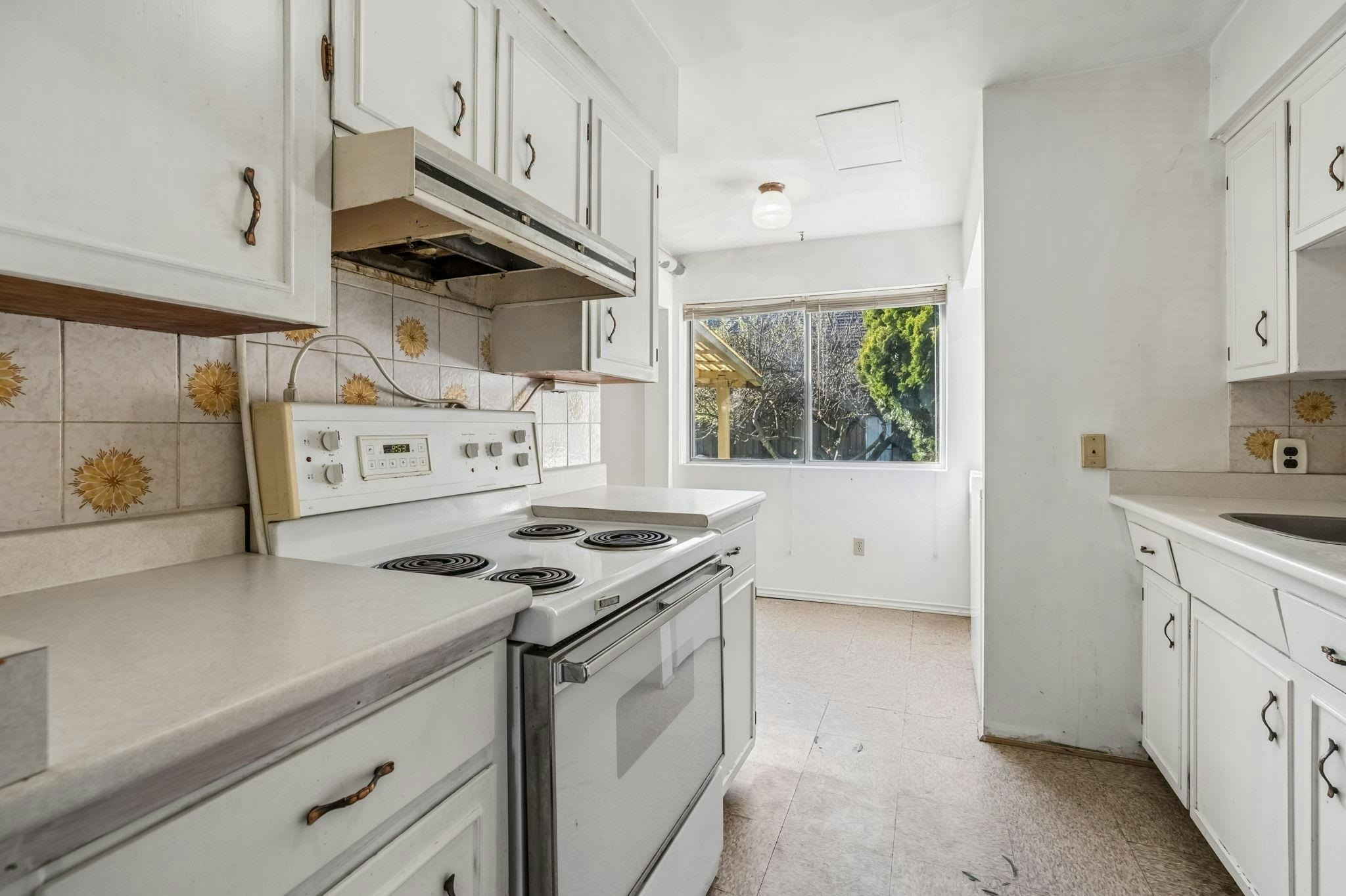 3740 Blundell Road, Richmond, BC, V7C 1G4 - 18