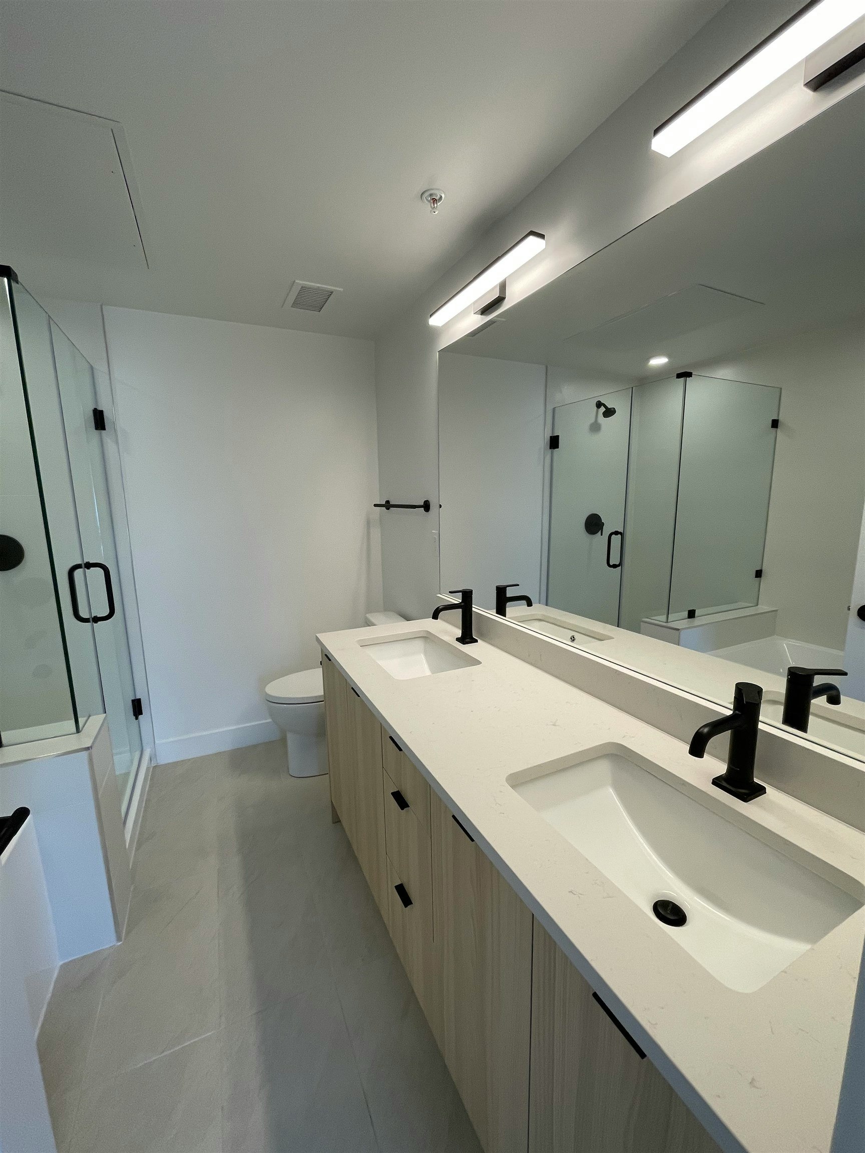 TH18-8899 Spires Road, Richmond, BC, V6Y 0N5 - 9