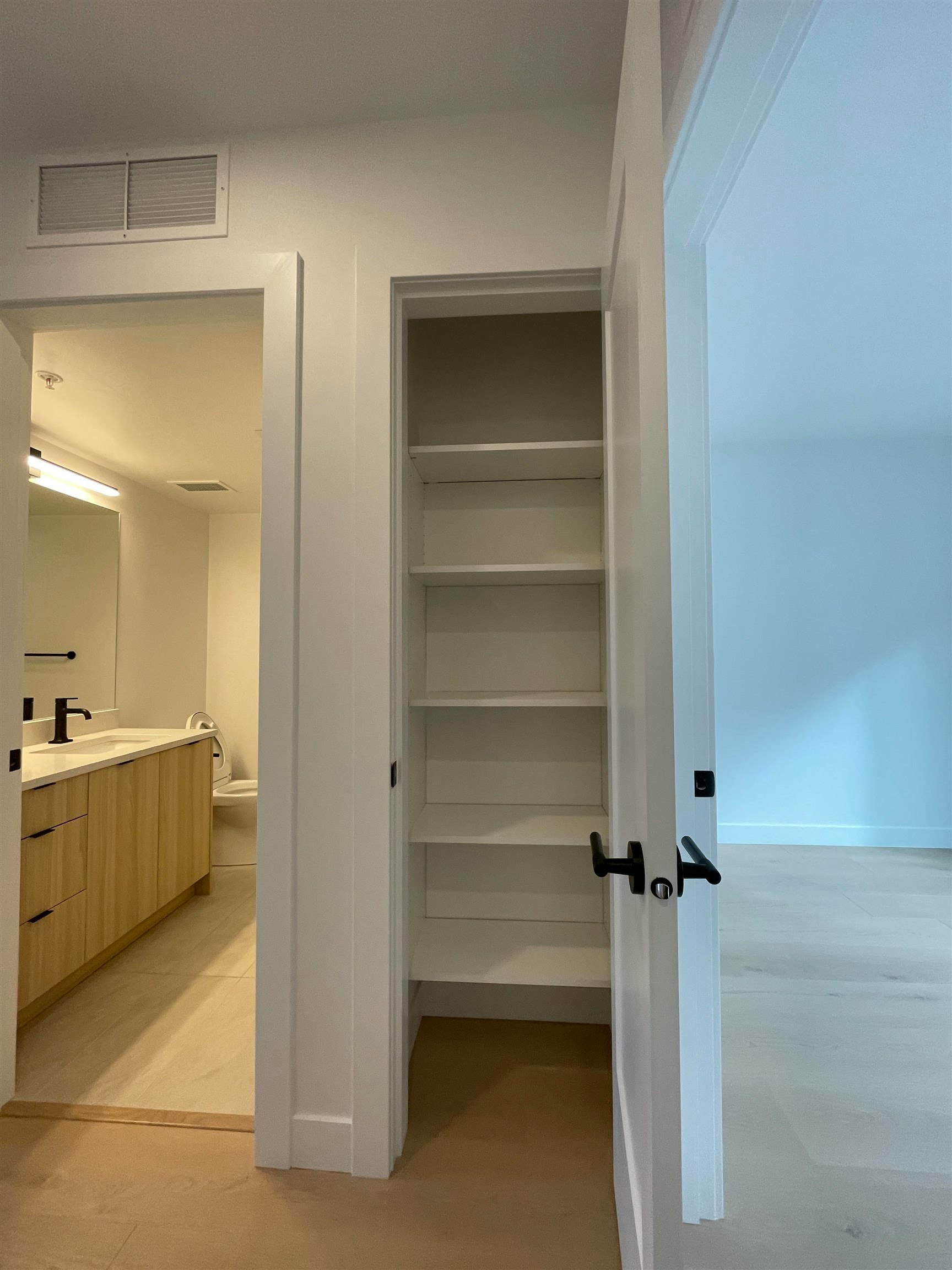 TH18-8899 Spires Road, Richmond, BC, V6Y 0N5 - 2