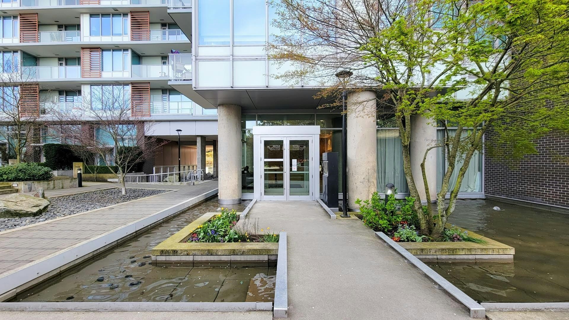 2501-8131 Nunavut Lane, Vancouver, BC, V5X 0E2 - 2