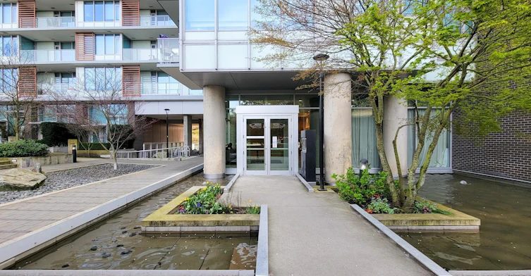 2501-8131 Nunavut Lane, Vancouver, BC, V5X 0E2 - 2