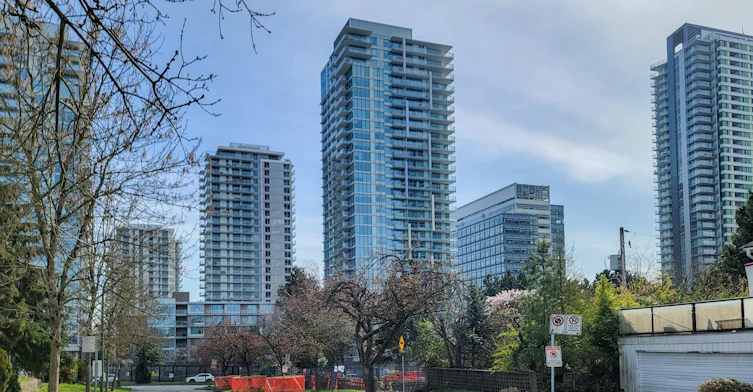 2501-8131 Nunavut Lane, Vancouver, BC, V5X 0E2
