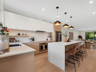 2305 Mamquam Road - 4
