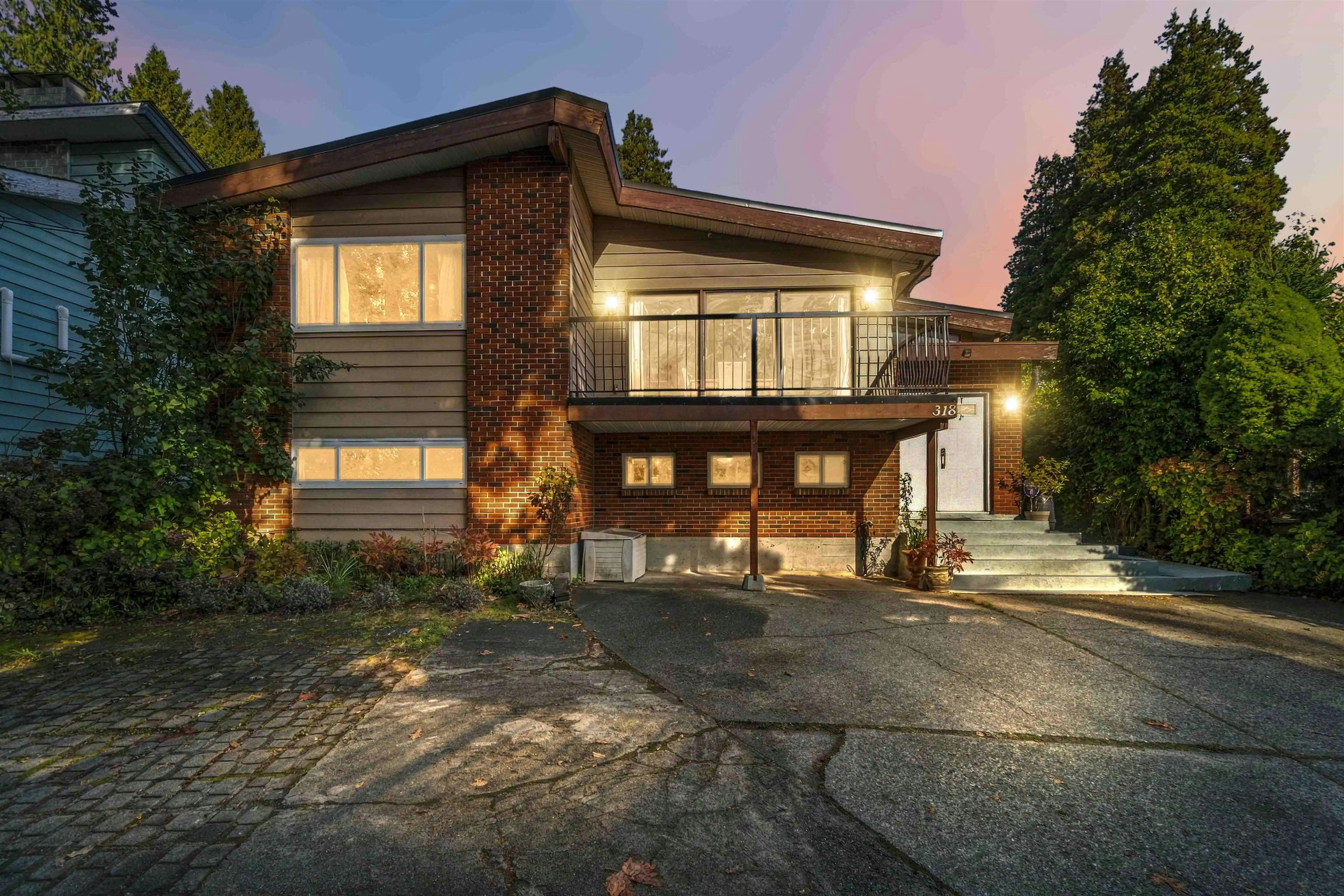 318 Mariner Way, Coquitlam, BC, V3K 1N6