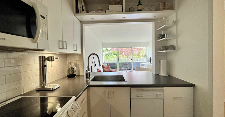 214-3875 W 4th Avenue, Vancouver, BC, V6R 4H8 - 4