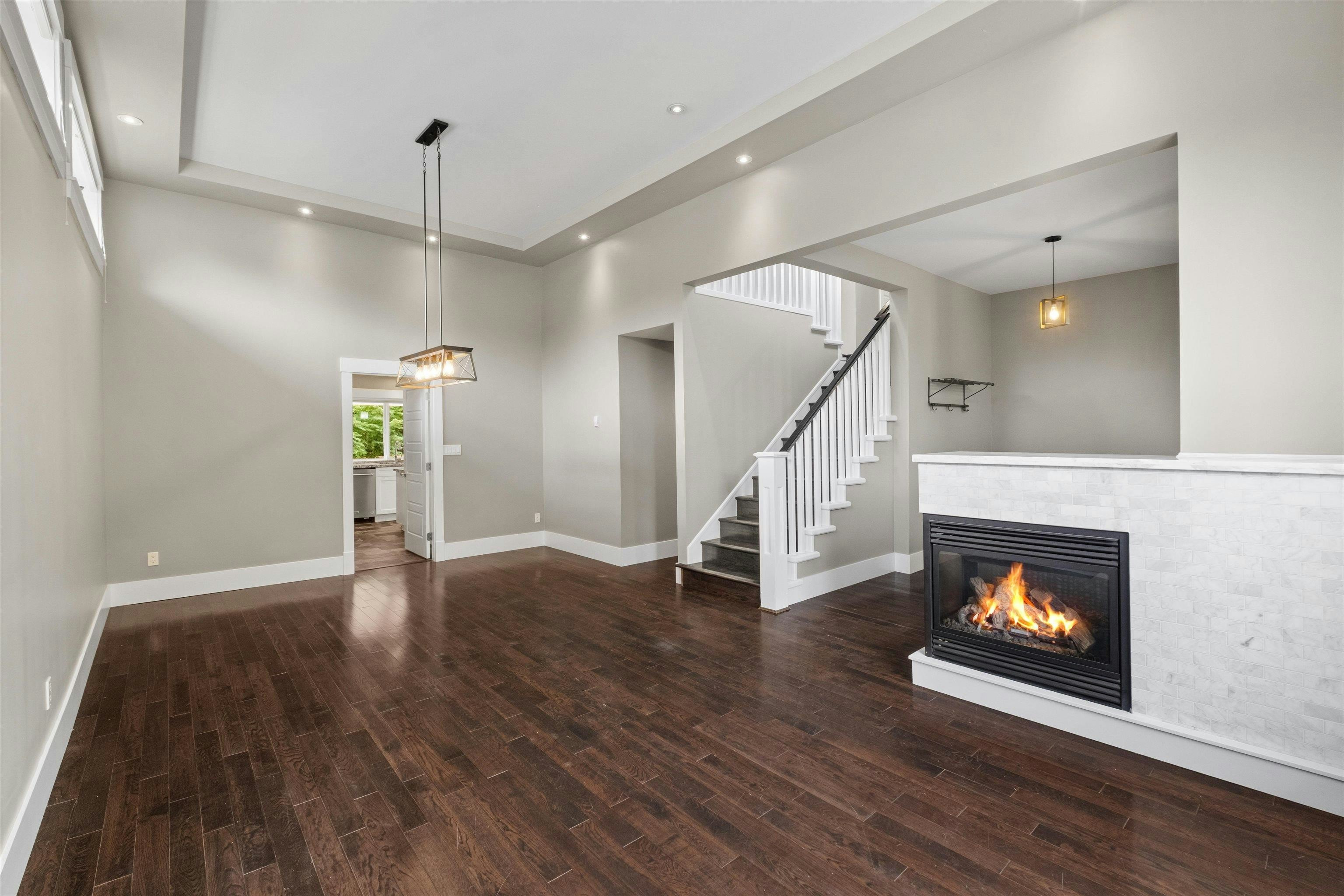 1501 Frederick Road, North Vancouver, BC, V7K 1J6 - 2