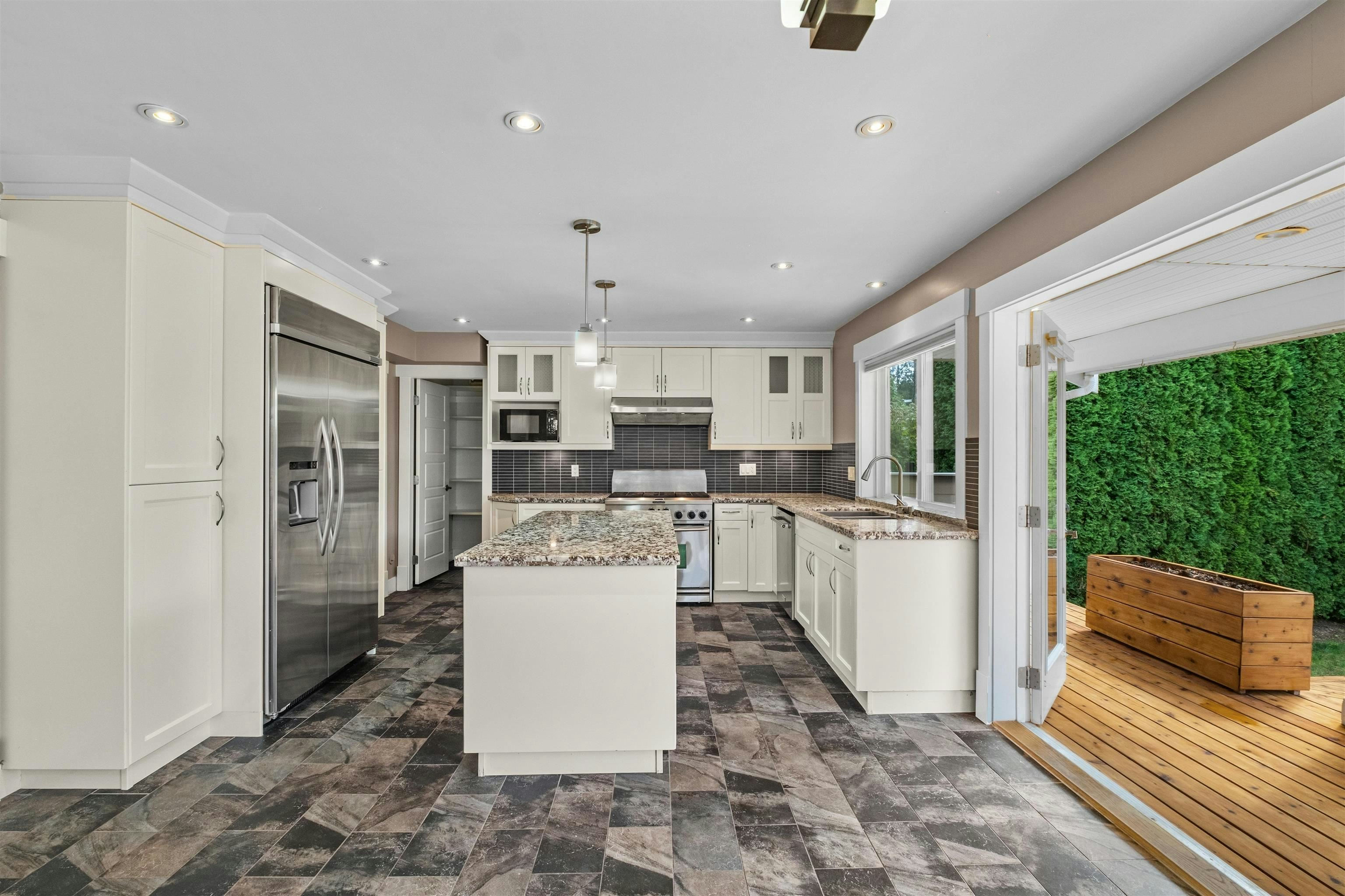 1501 Frederick Road, North Vancouver, BC, V7K 1J6 - 7
