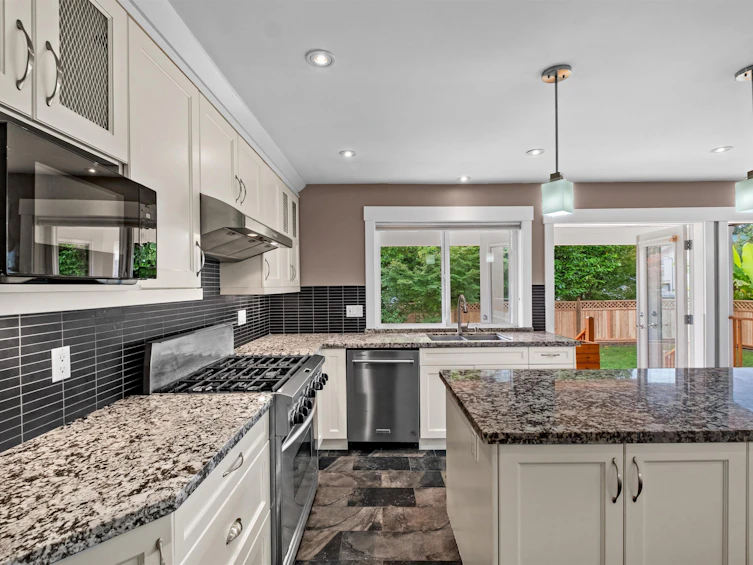 1501 Frederick Road, North Vancouver, BC, V7K 1J6 - 8