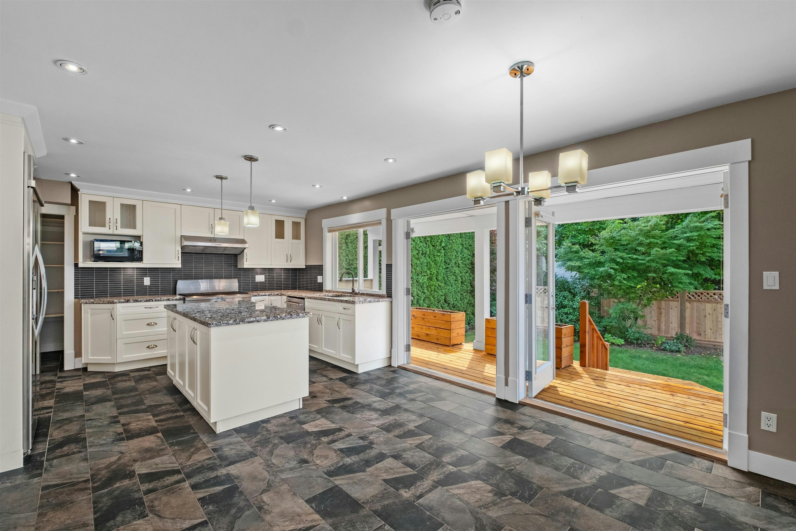 1501 Frederick Road, North Vancouver, BC, V7K 1J6 - 5