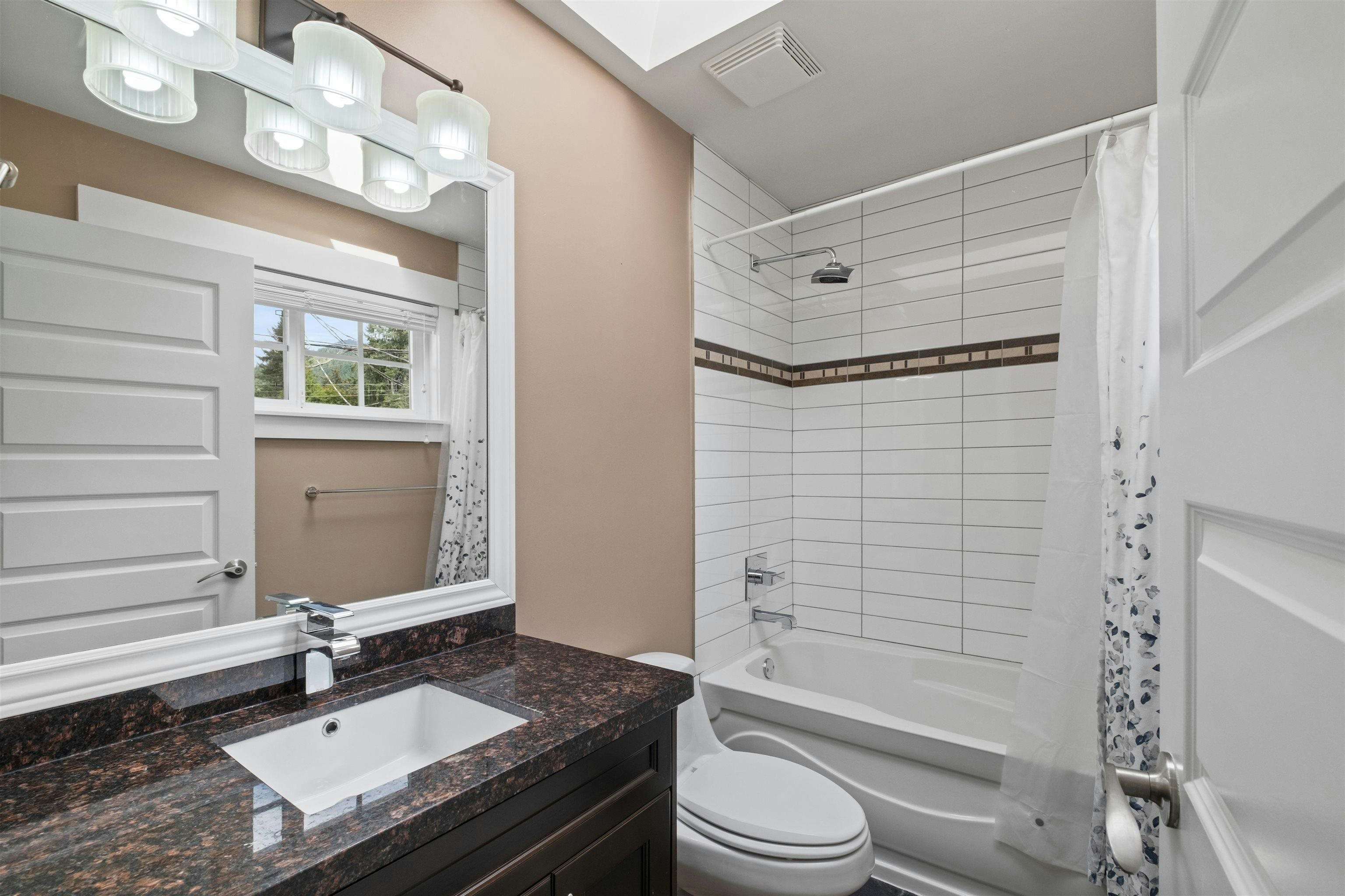 1501 Frederick Road, North Vancouver, BC, V7K 1J6 - 23